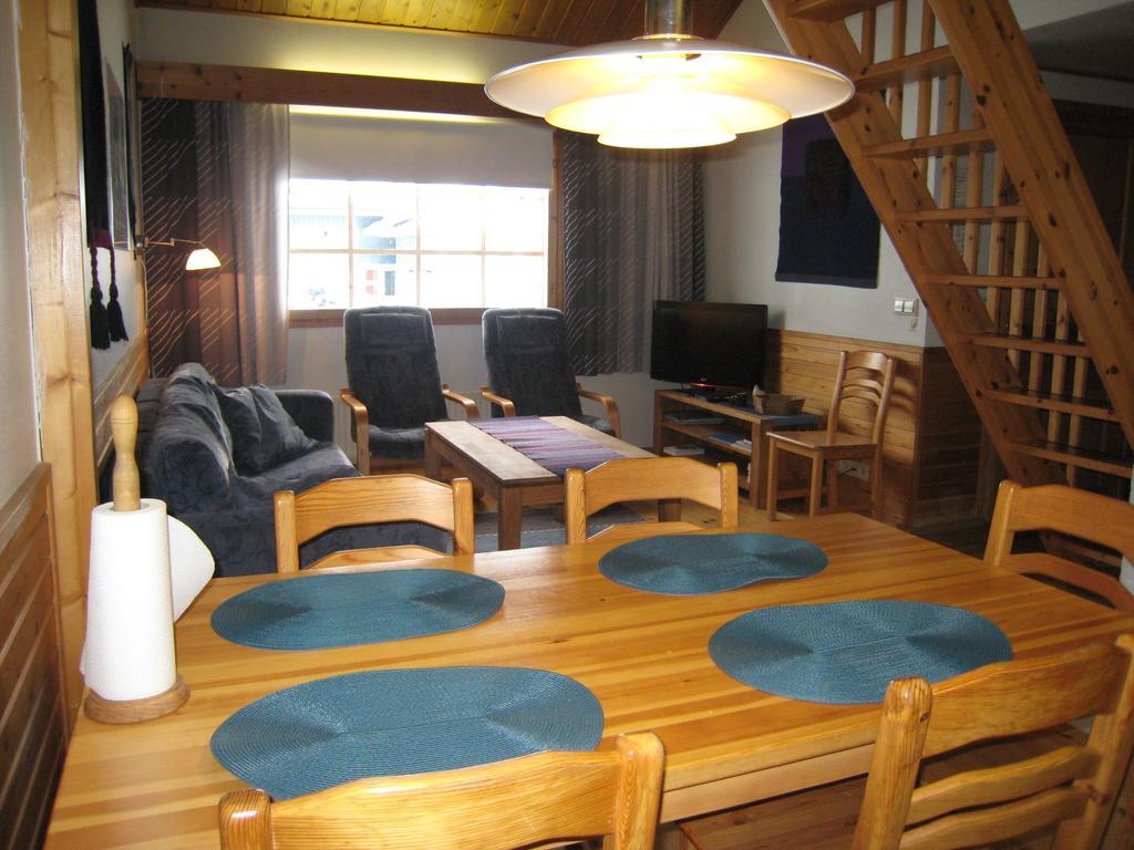 Saariselaen Marjamajat Villa Saariselkä Rum bild